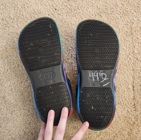 Crocs Unisex Tie Dye Rainbow Print Mule Clog Size M 11 #L - Picture 2 of 3